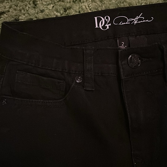 DG2 by Diane Gilman Black Floral Embroidered Jeans (Never Worn) - Picture 3 of 6
